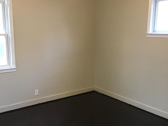 4th image of 425 Mill St