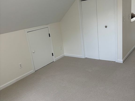 4th image of 2627 McKinley St NE