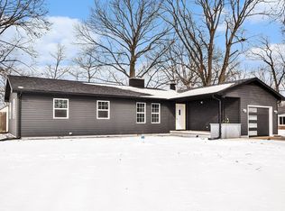 416 W Cherry Tree Dr, Warsaw, IN 46582
