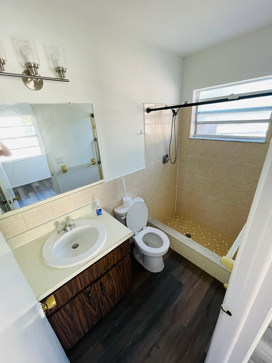 Building Photo - 7506 New Jersey Ave #103