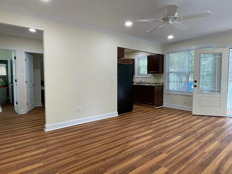 604 Avery St — Photo 12