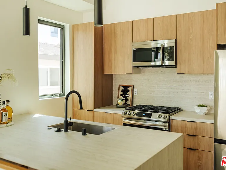 1343 S Ogden Dr #1/2 — Photo 2