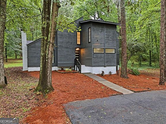 3rd image of 720 Twin Pines Rd