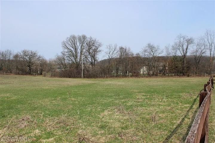 2nd image of 4590 Three Mile Rd NE