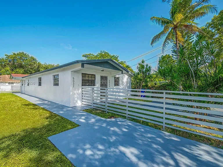 5037 NW 5th Ave — Photo 18