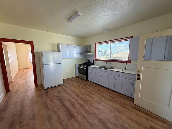 4th image of 190 Comstock Rd