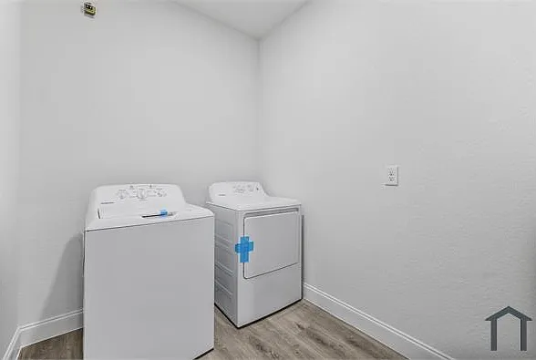 727 Cane St E — Photo 13