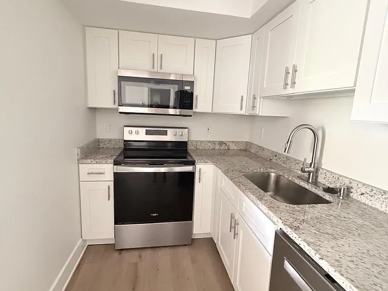 3711 W Iowa Ave #218 — Photo 7