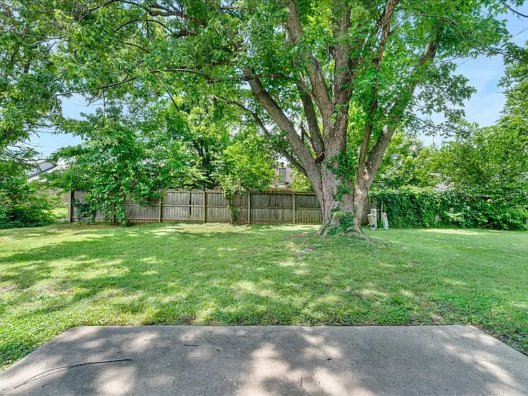 1012 N Turtle Creek Dr — Photo 23