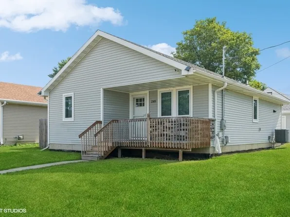 2305 E 38th Ct, Des Moines, IA 50317