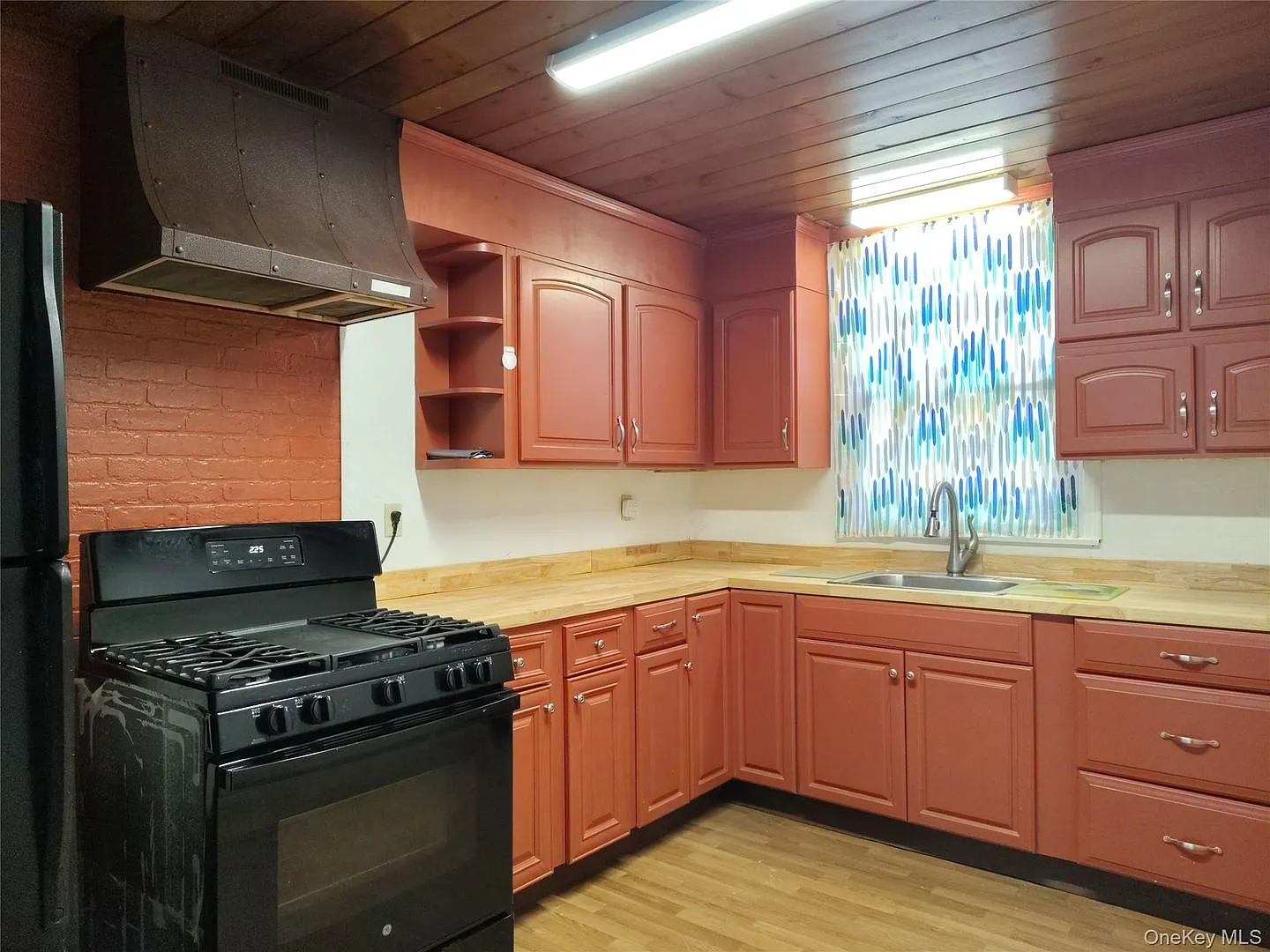 2 bed, 1.0 bath, 750 sqft, $1,800 — Photo 3