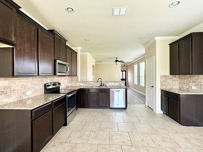 16011 Crosslake Ct — Photo 6