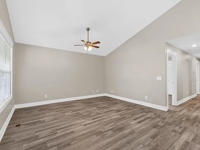 113 Bearden Rd — Photo 6
