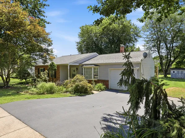 320 Flourtown Rd, Lafayette Hill, PA 19444