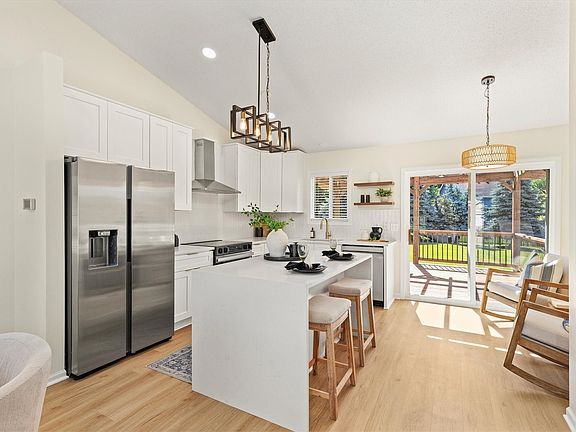 3rd image of 3111 SW Fox Run Dr