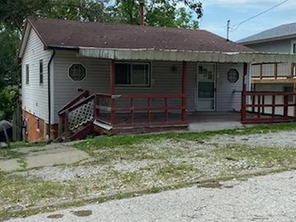 306 Hill St, Oakland, IA 51560