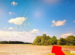 10034 Emmerson Airline Rd, Palmyra, IL 62674