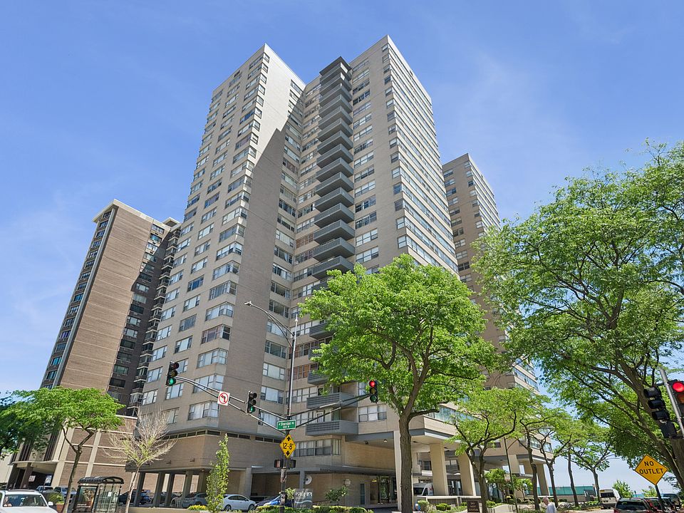 1st image of 6301 N Sheridan Rd APT 11L