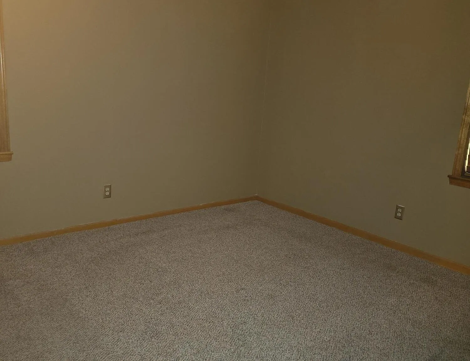 3 bed, 2.0 bath, 2052 sqft, $1,900 — Photo 3