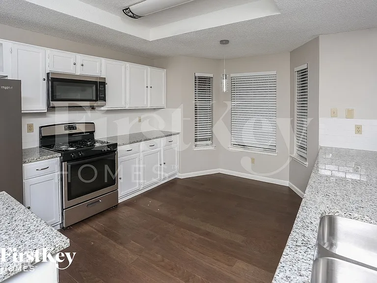 928 Micarta Dr — Photo 6