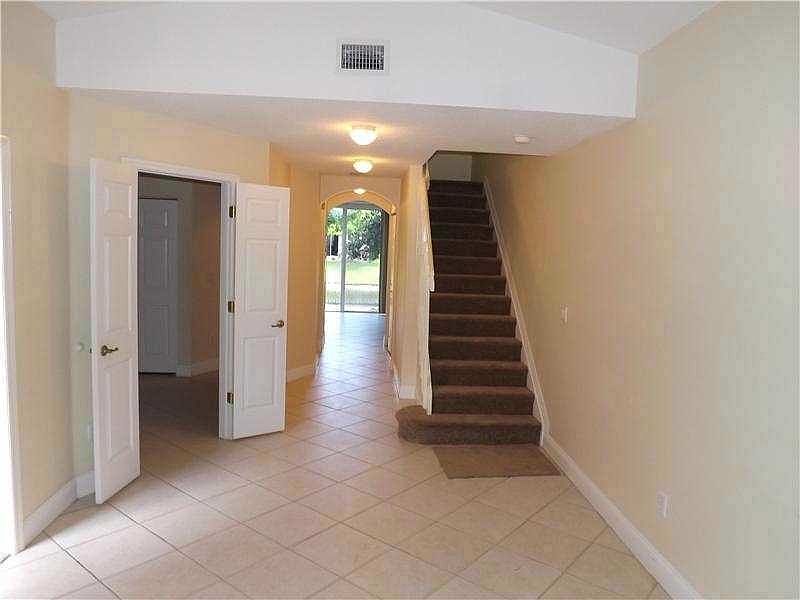 1st image of 4940 Leeward Ln