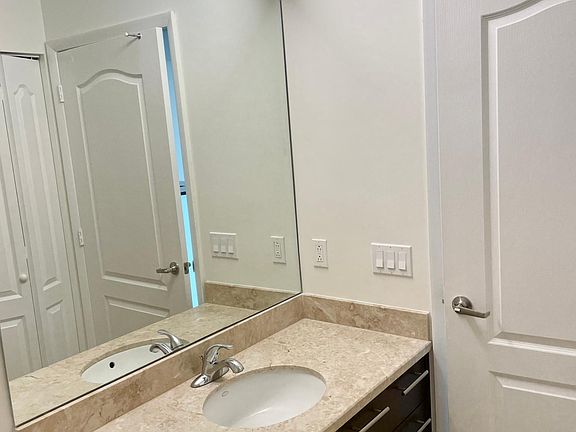 4th image of 410 Evernia St APT 712