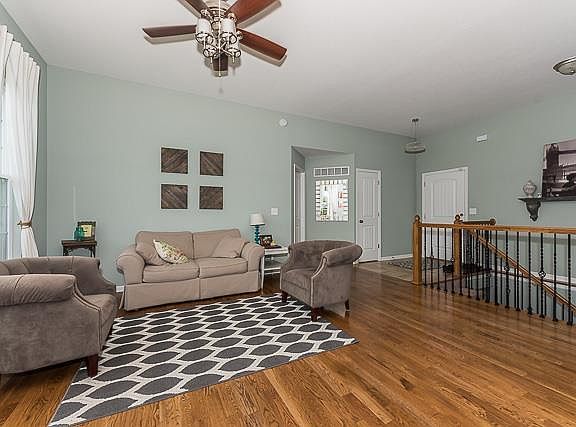 2nd image of 2804 E Sycamore St