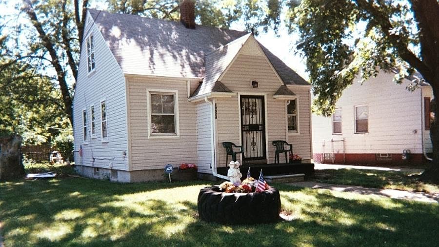 1st image of 19924 Strasburg St