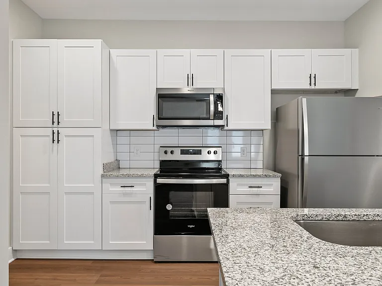 Mount Victor Olde Towne Luxury Apartments — Photo 90