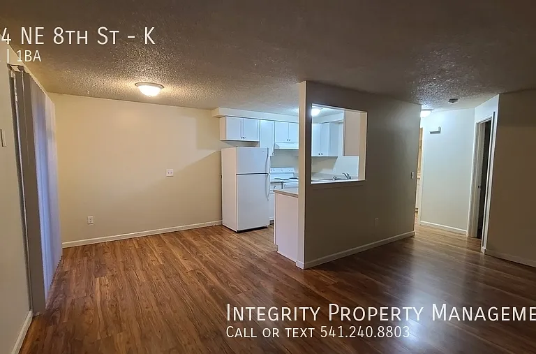 704 NE 8th St #K — Photo 3