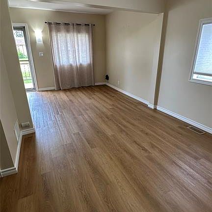 3rd image of 1044 Reedmere Rd