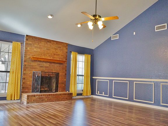 3rd image of 4324 Woodstone Cir