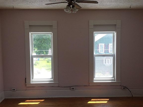 4th image of 41 Sterling St