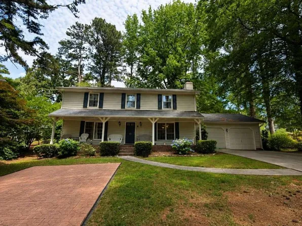 5281 Enchanted Cv SW, Lilburn, GA 30047