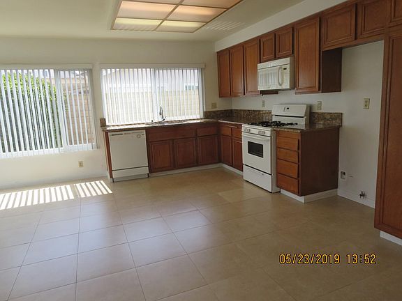 3rd image of 8591 Larthorn Dr