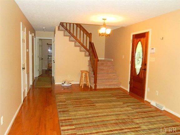5th image of 601 Lake Vista Dr