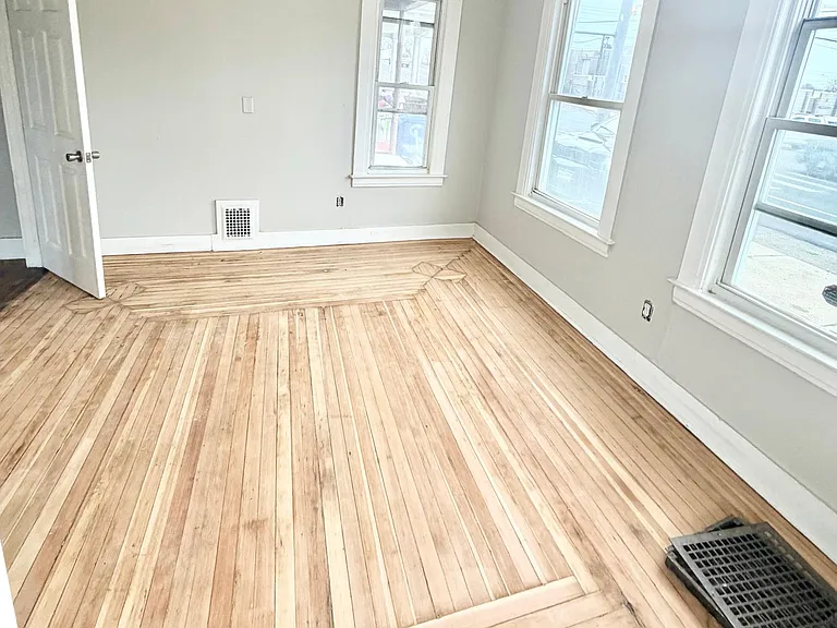 649 1st Ave #1 — Photo 7
