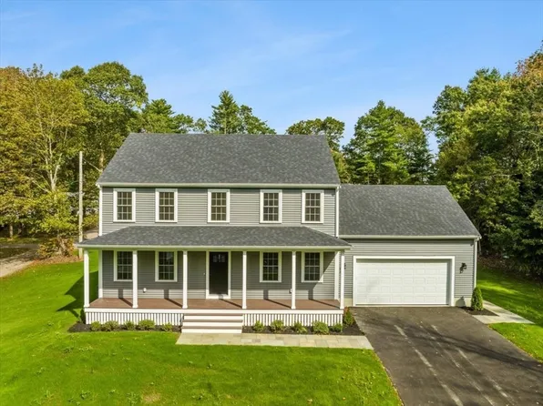 41 Maquan St, Pembroke, MA 02359