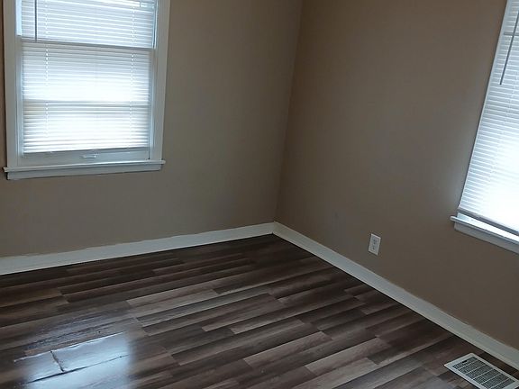 2nd image of 2424 Finley Ave