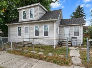 20805 S Chrysler Dr, Hazel Park, MI 48030