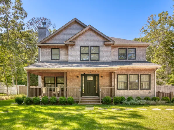 214 Norfolk Dr, East Hampton, NY 11937