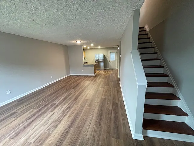 Building Photo - 33 Holcumb Ct