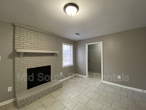 3rd image of 3316 Creighton Ave