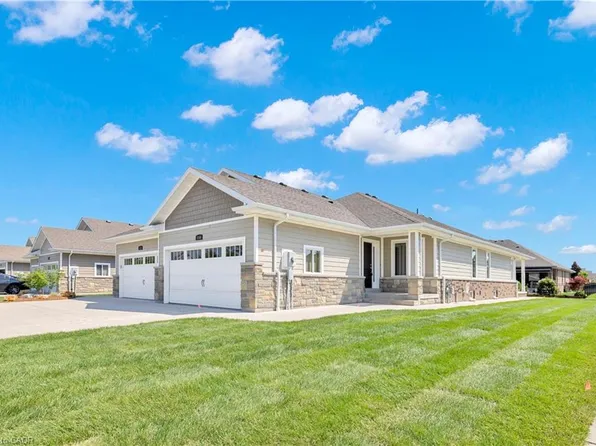 1160 Alliance St, Lasalle, ON N9H 0C3