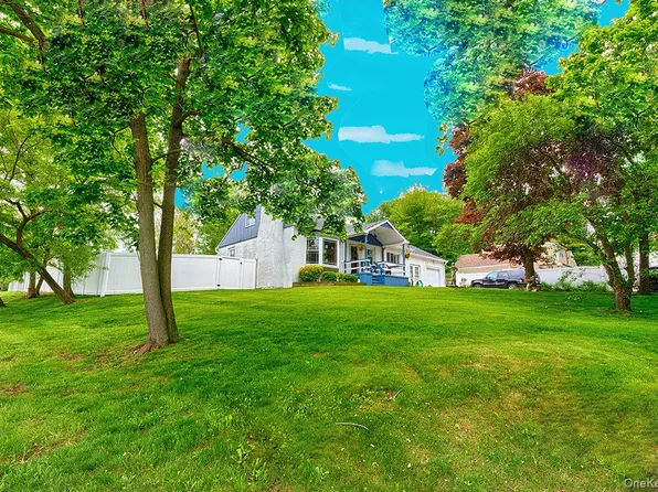8 Van Cedar Street SE #8, Brentwood, NY 11717