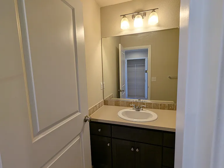 11810 NE 128th Pl — Photo 9