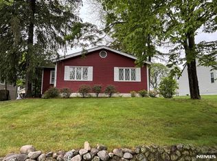137 Myrtle Ave, Allendale, NJ 07401