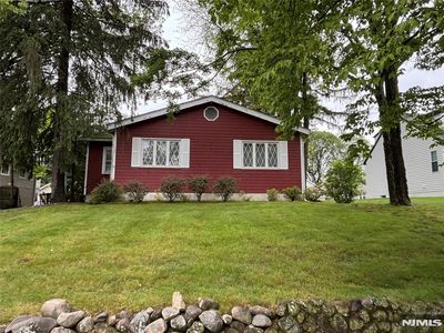 137 Myrtle Ave, Allendale, NJ, 07401