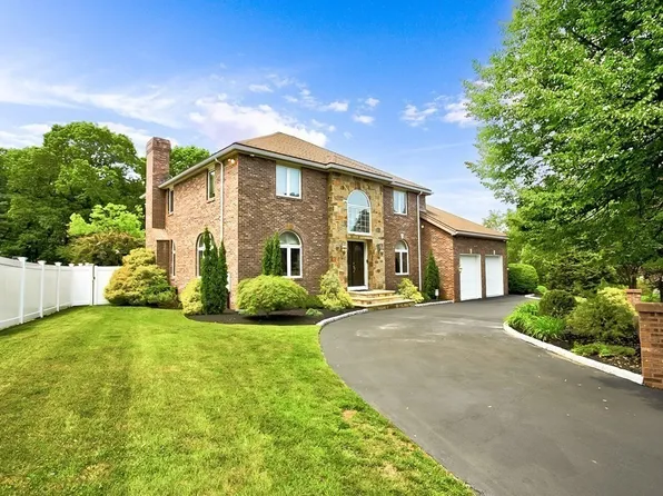 9 Butternut Rd, Wakefield, MA 01880