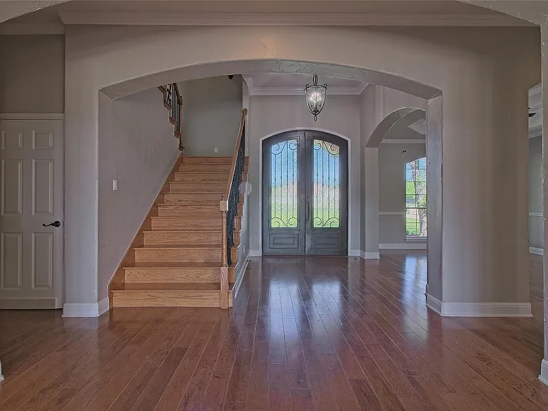 125 Waterford Ln — Photo 4